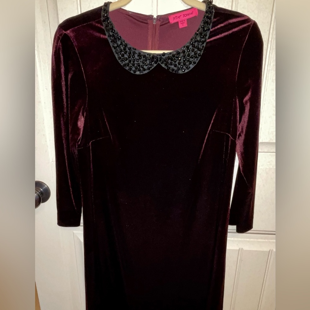 Betsey Johnson Size 8 velvet collared dress